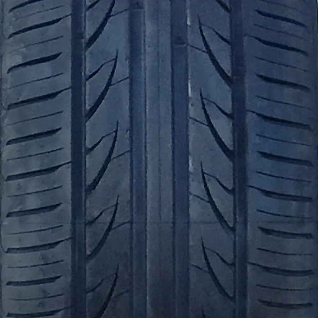 215/35ZR18 84W All Season Performance Tire F749593