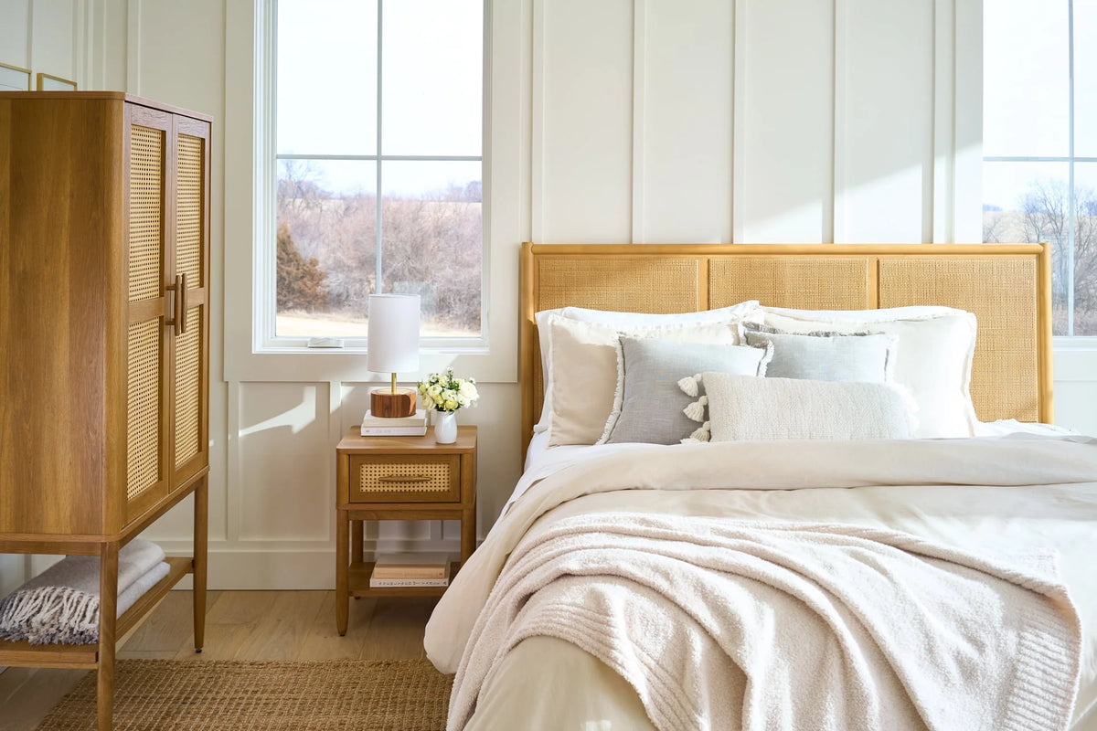 Light Honey Finish Nightstand P970