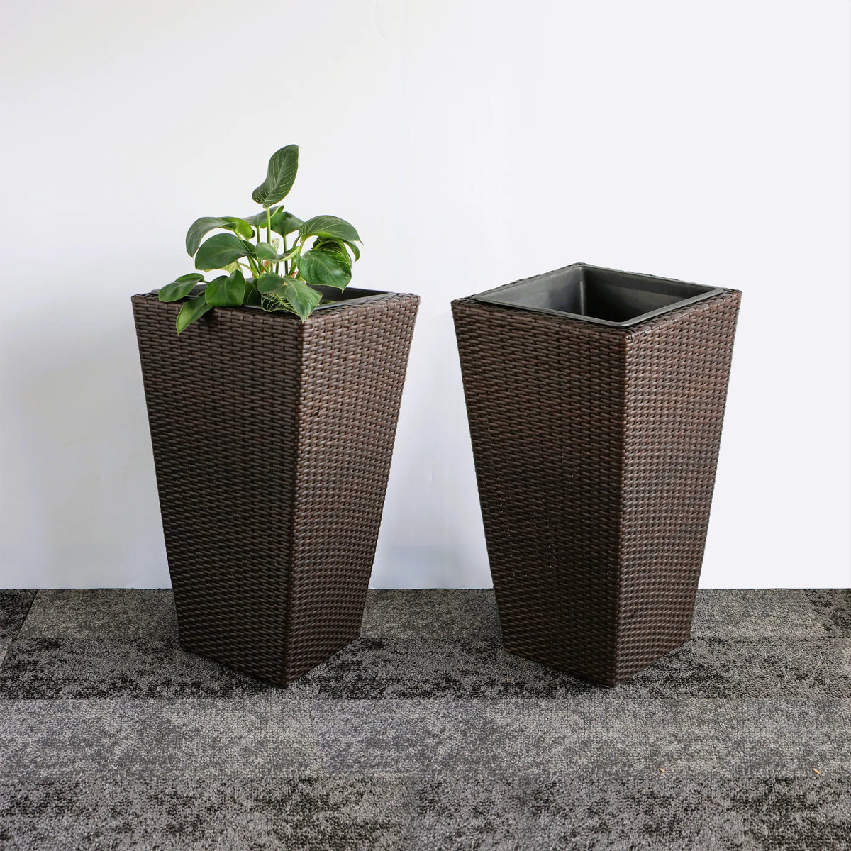 Rectangular All-Weather Wicker Planter with Plastic Liner Z163158