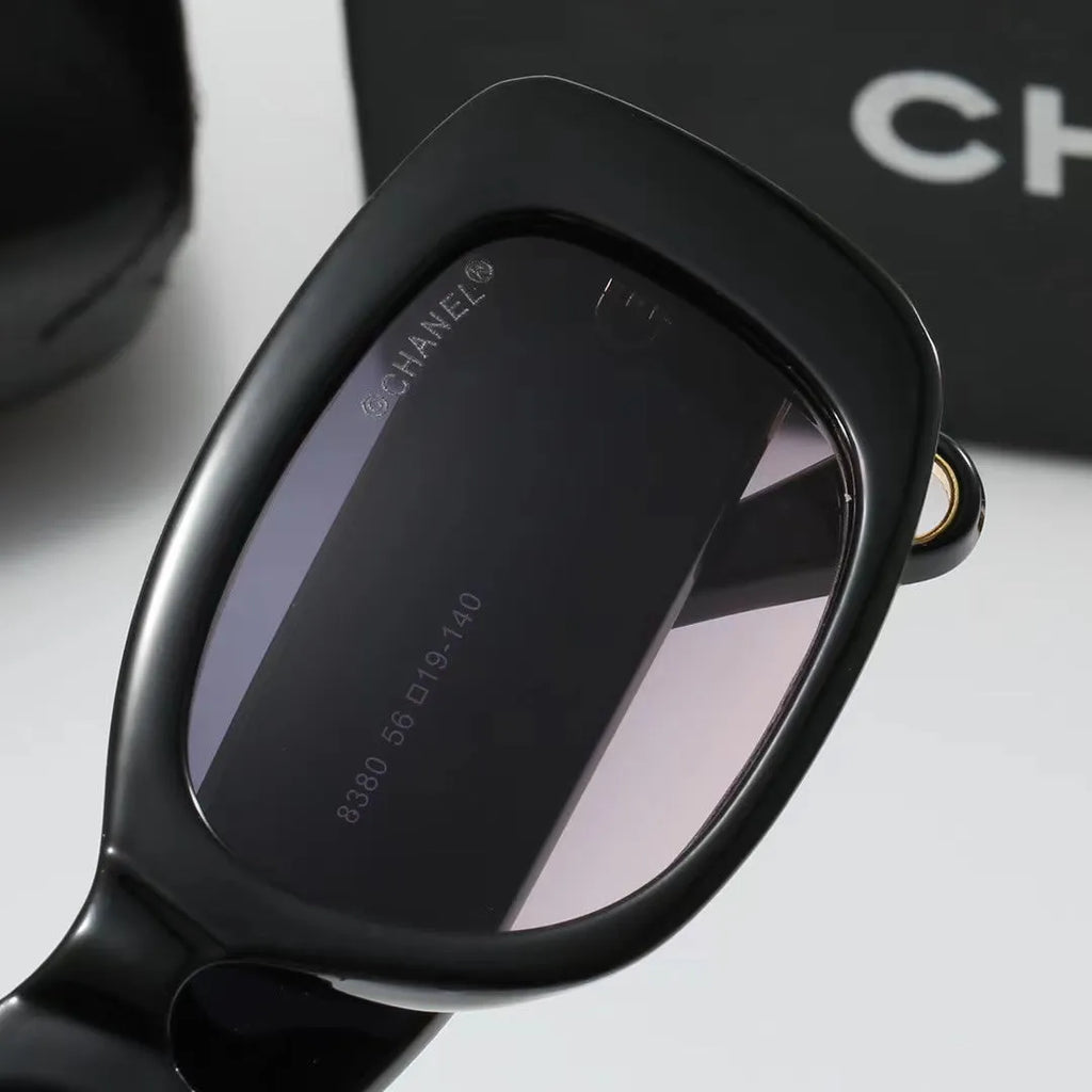 Fashionable CC Letter Sunglasses Q669