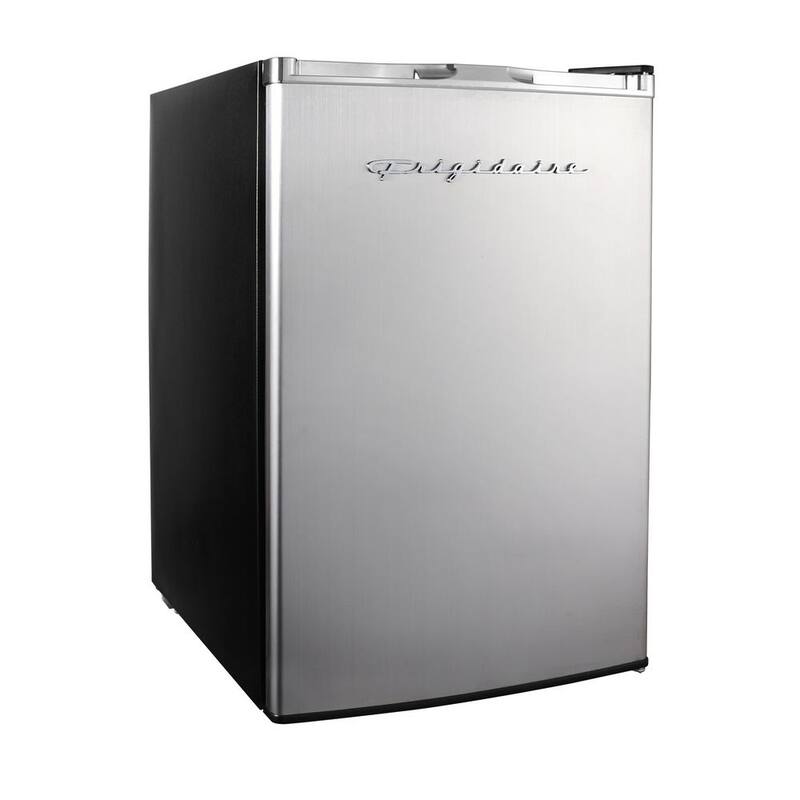 4.6 cu. ft. Mini Fridge with Freezer G696