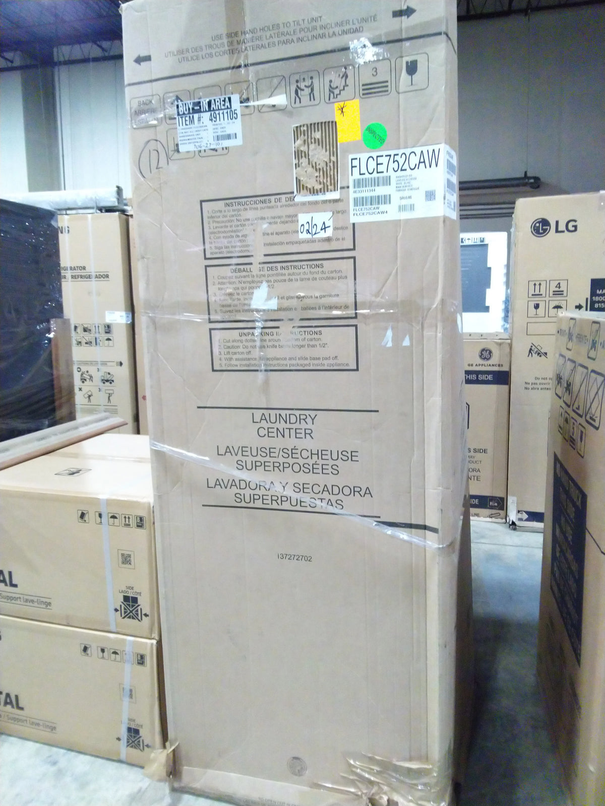 White Electric Washer and Dryer Laundry Centre K730271