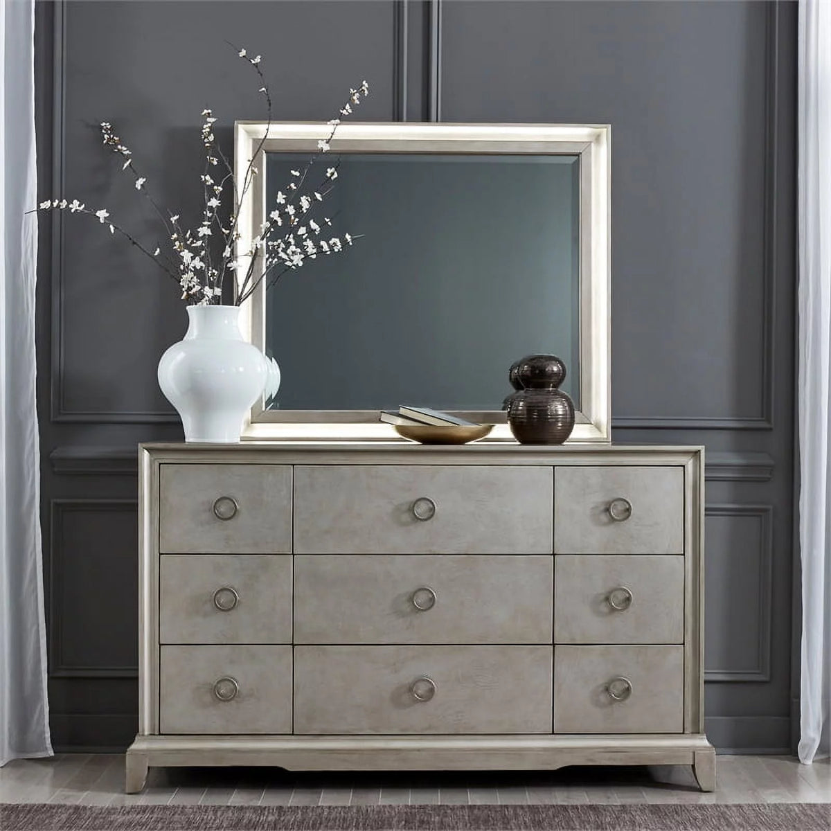 Dresser & Mirror G586821